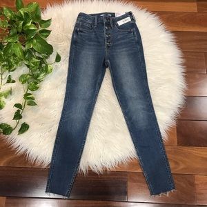 New🌿Extra High Rise Rockstar Super Skinny